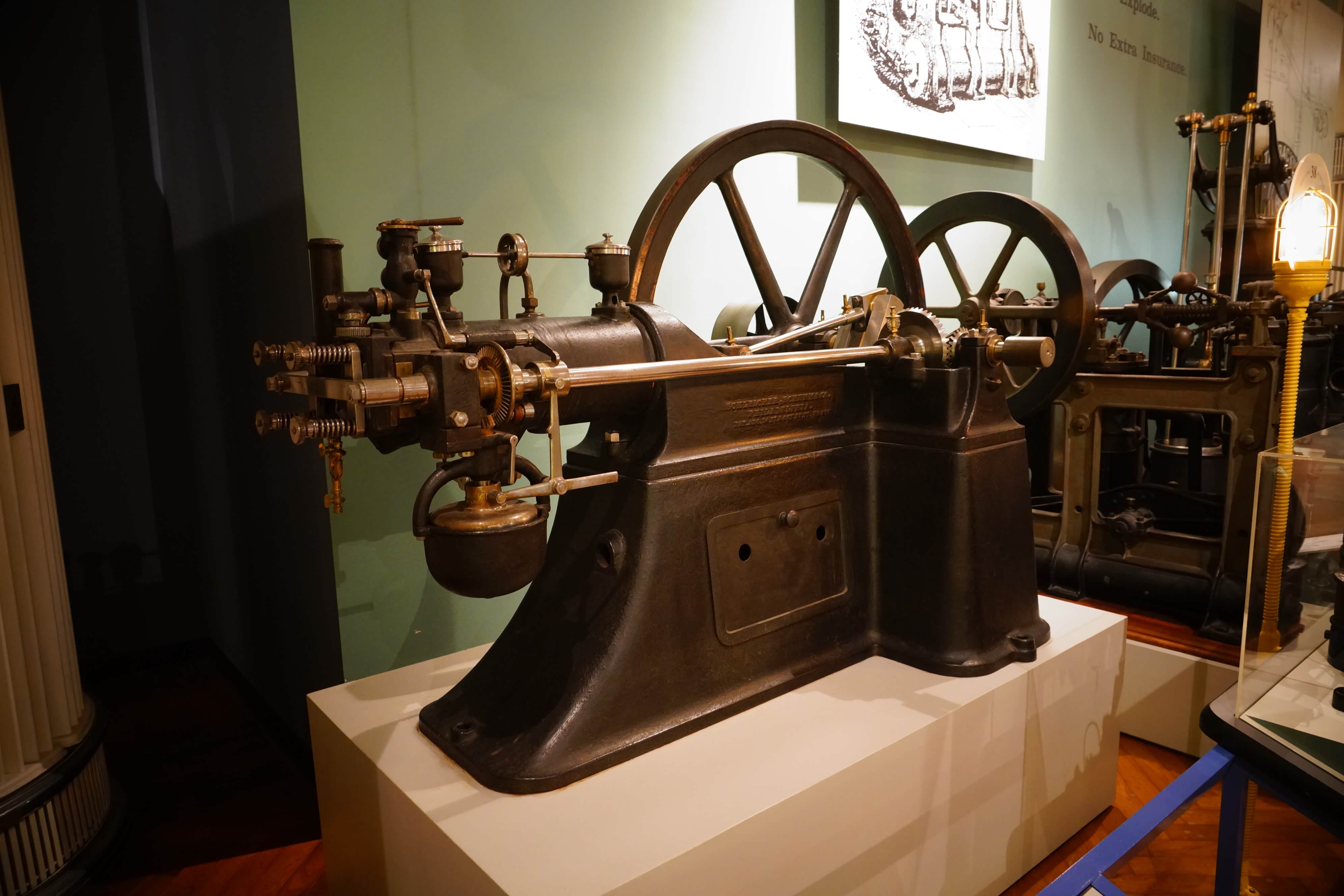 只有1马力的奥托循环发动机.