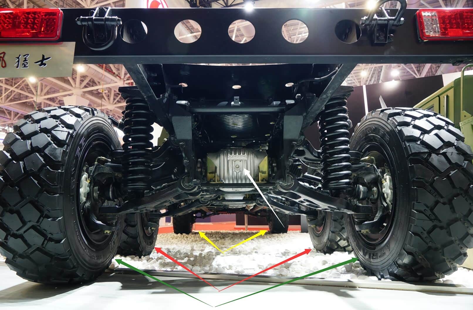 宋楠:评解放军3.5代猛士装甲车族(下)